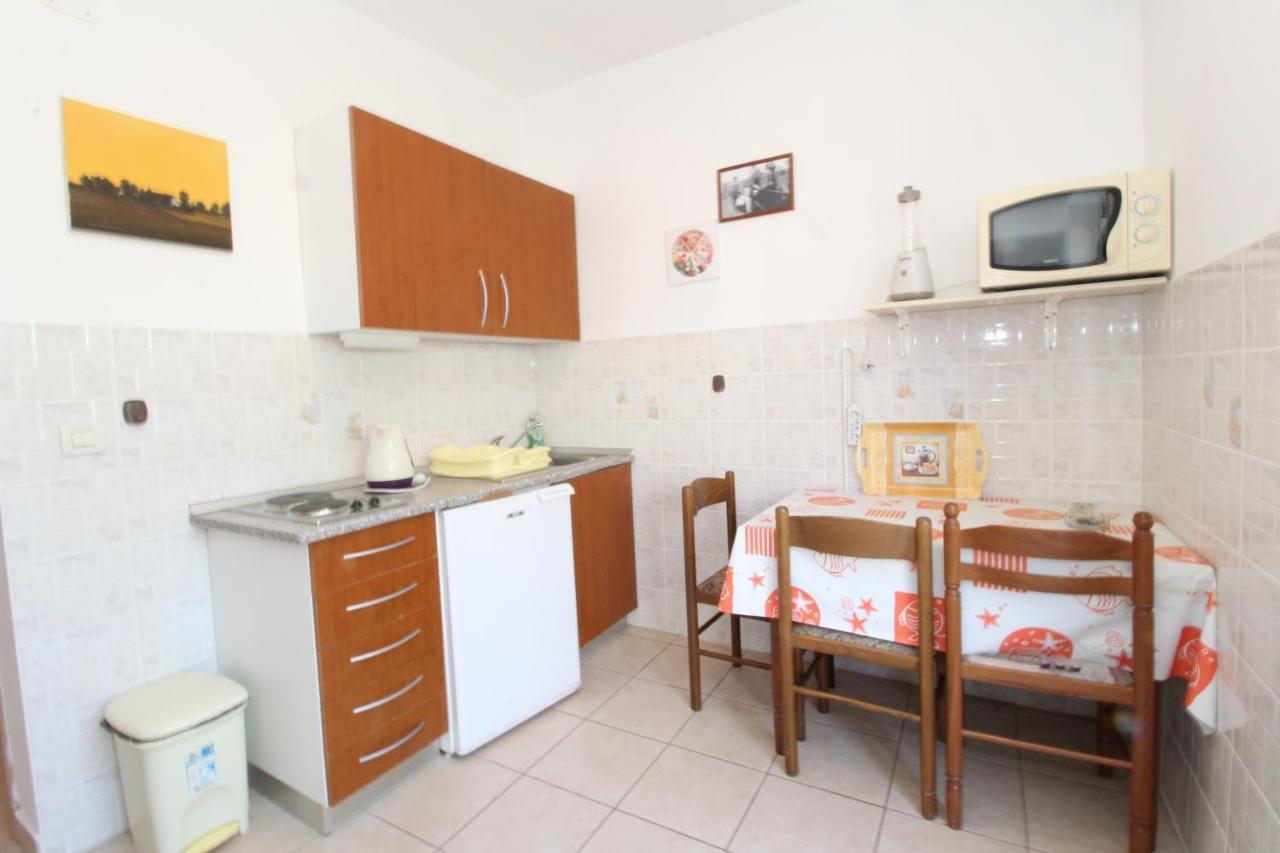 Apartments And Rooms With Parking Space Mandre, Pag - 6309 Kolan Zewnętrze zdjęcie