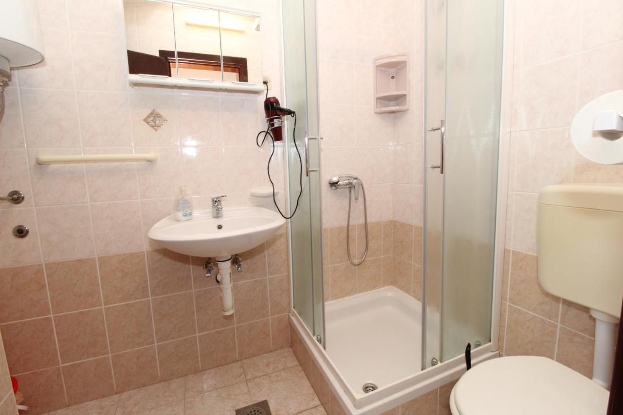 Apartments And Rooms With Parking Space Mandre, Pag - 6309 Kolan Zewnętrze zdjęcie